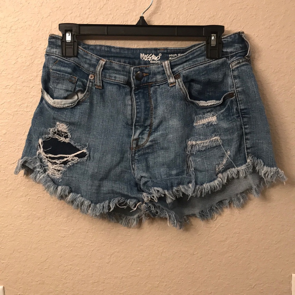 CUTE JEAN SHORTS
